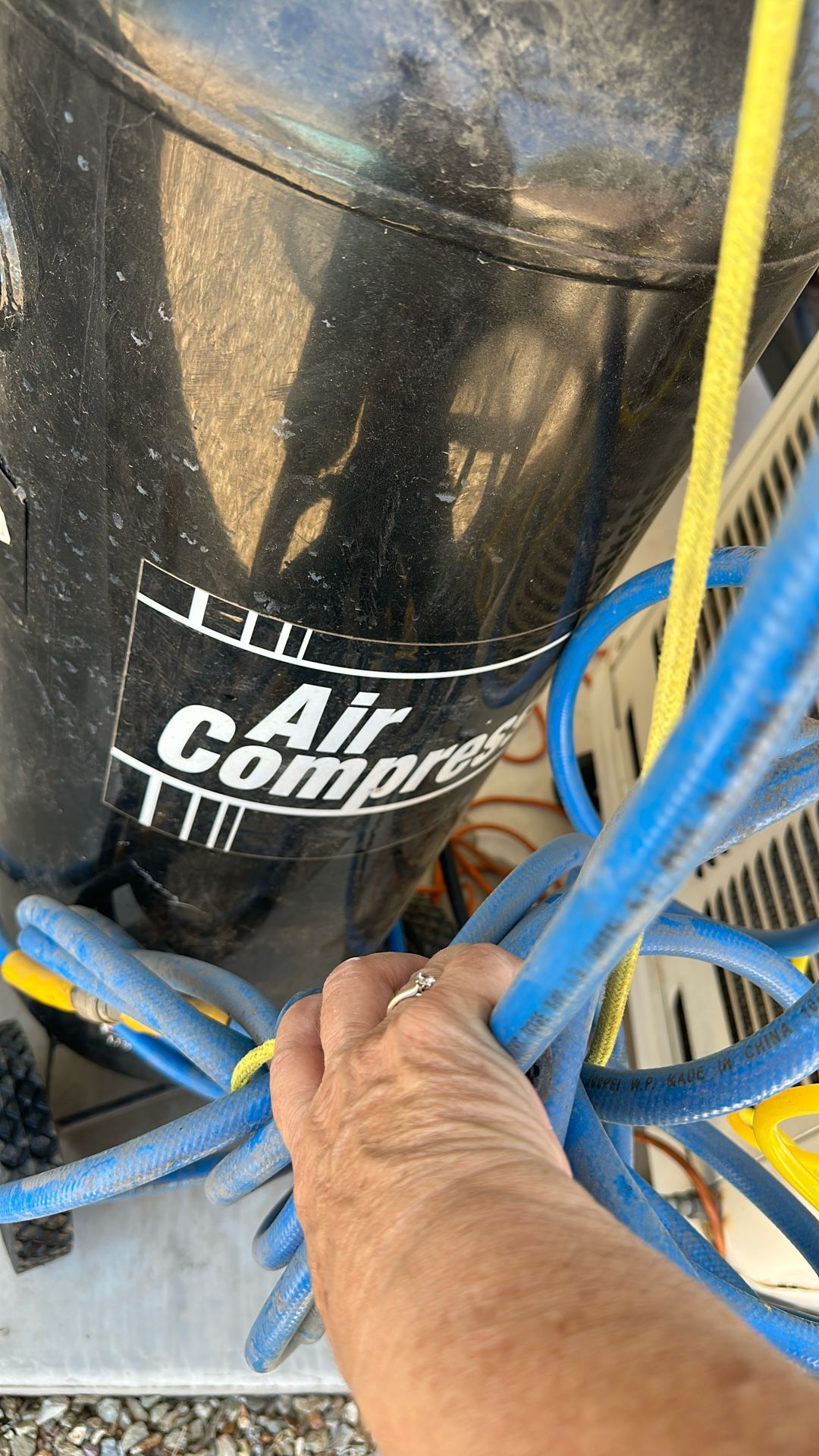 Air Compressor 25 Gallons