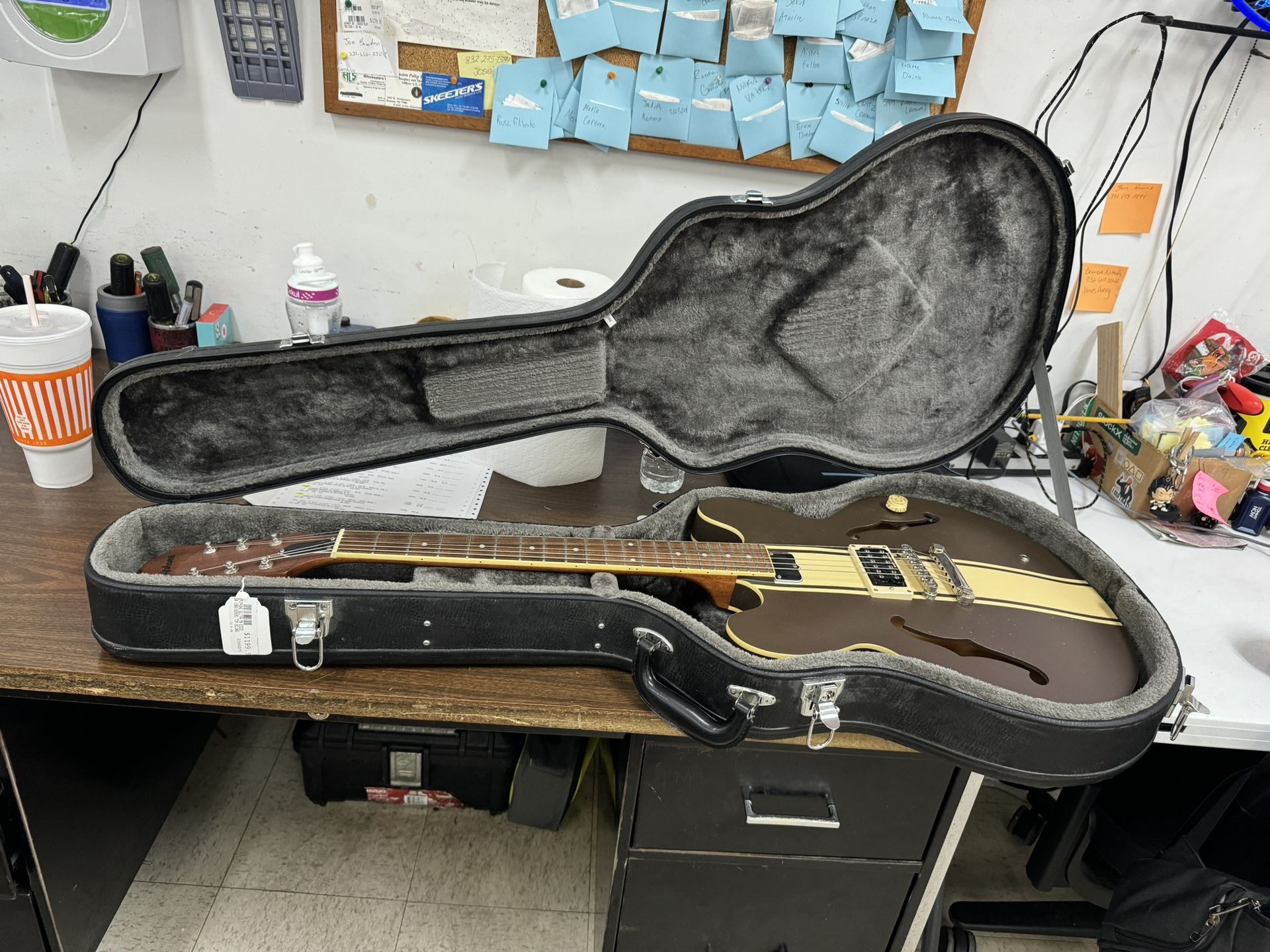 Epiphone TOMDELONG Electric Guitar w/ Case 