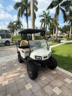 Club Car Golf Cart 4-Seater Lifted