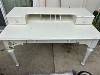 White hardwood writing desk