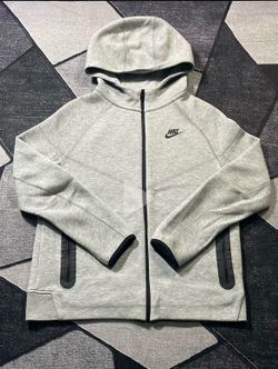 Nike Tech - Grey Size L - $125
