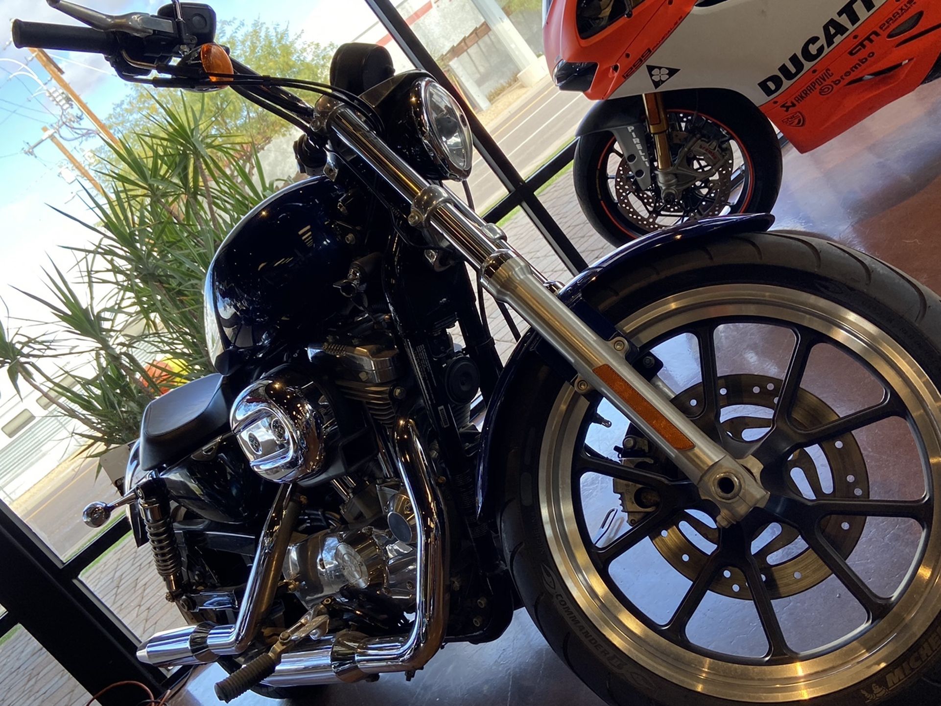 2013 Harley Davidson 883xl sportster superlow