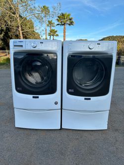 Maytag washer and gas dryer laundry set