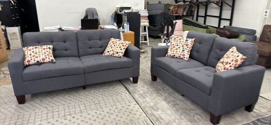 New couch and love seat set / free delivery