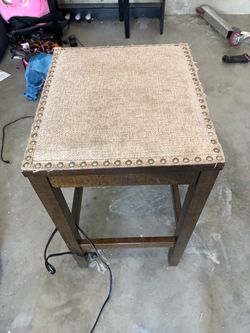 3 stools and desk