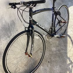 FUJI ABSOLUTE 2.O ROAD BIKE MEDIUM 
