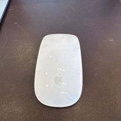 Apple White Magic Mouse (Lightning) – Clean & Responsive