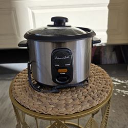 Professional Series 8-Cup Rice Cooker (Feel free to send reasonable offer)