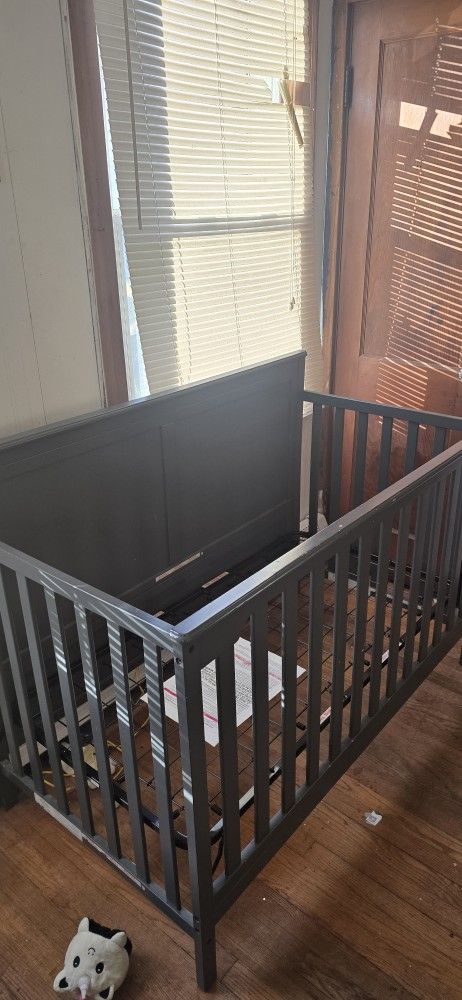Dark Grey Crib