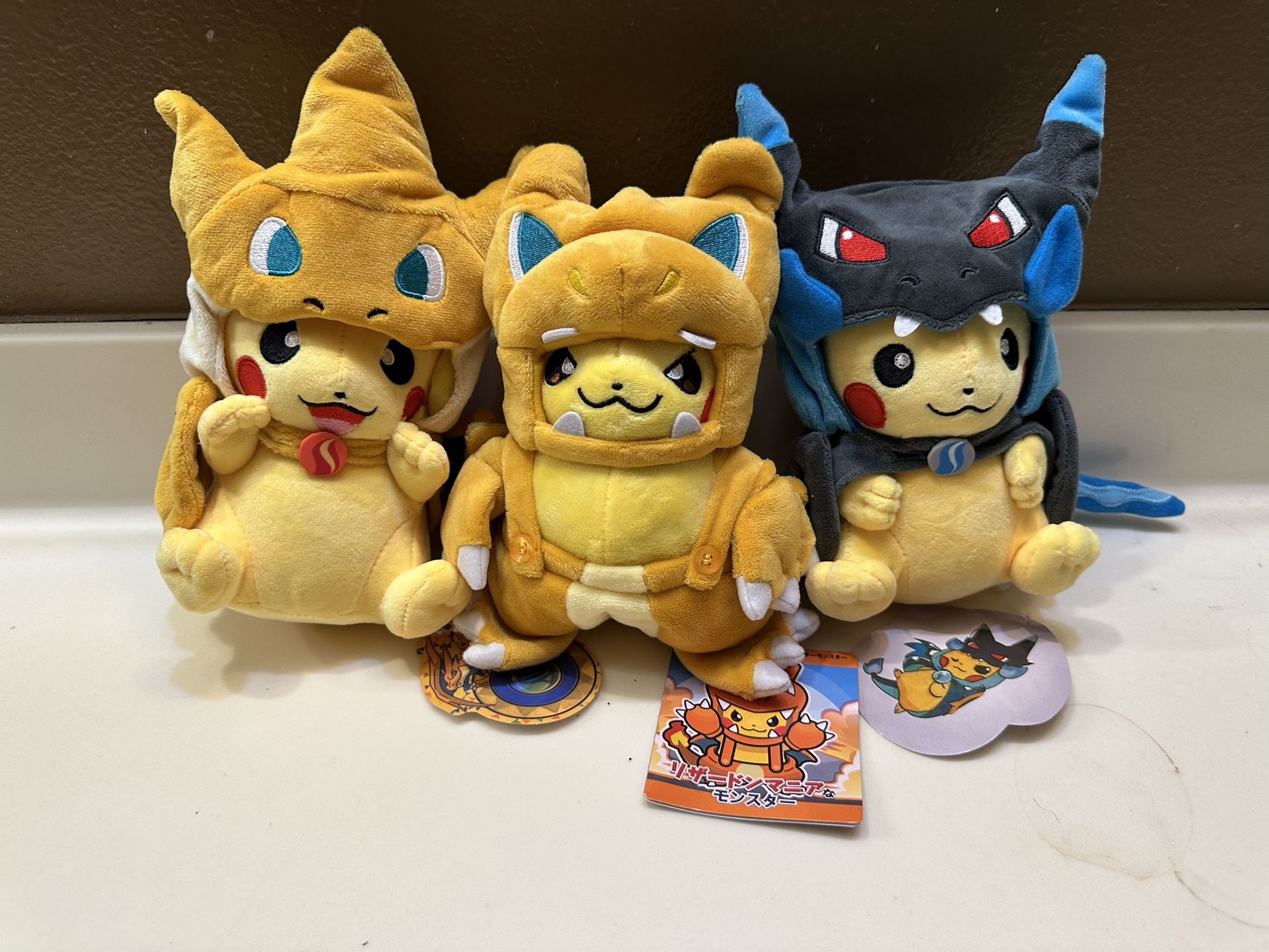 New Pikachu In Charizards Panchos Pokemon Plushies Bundle