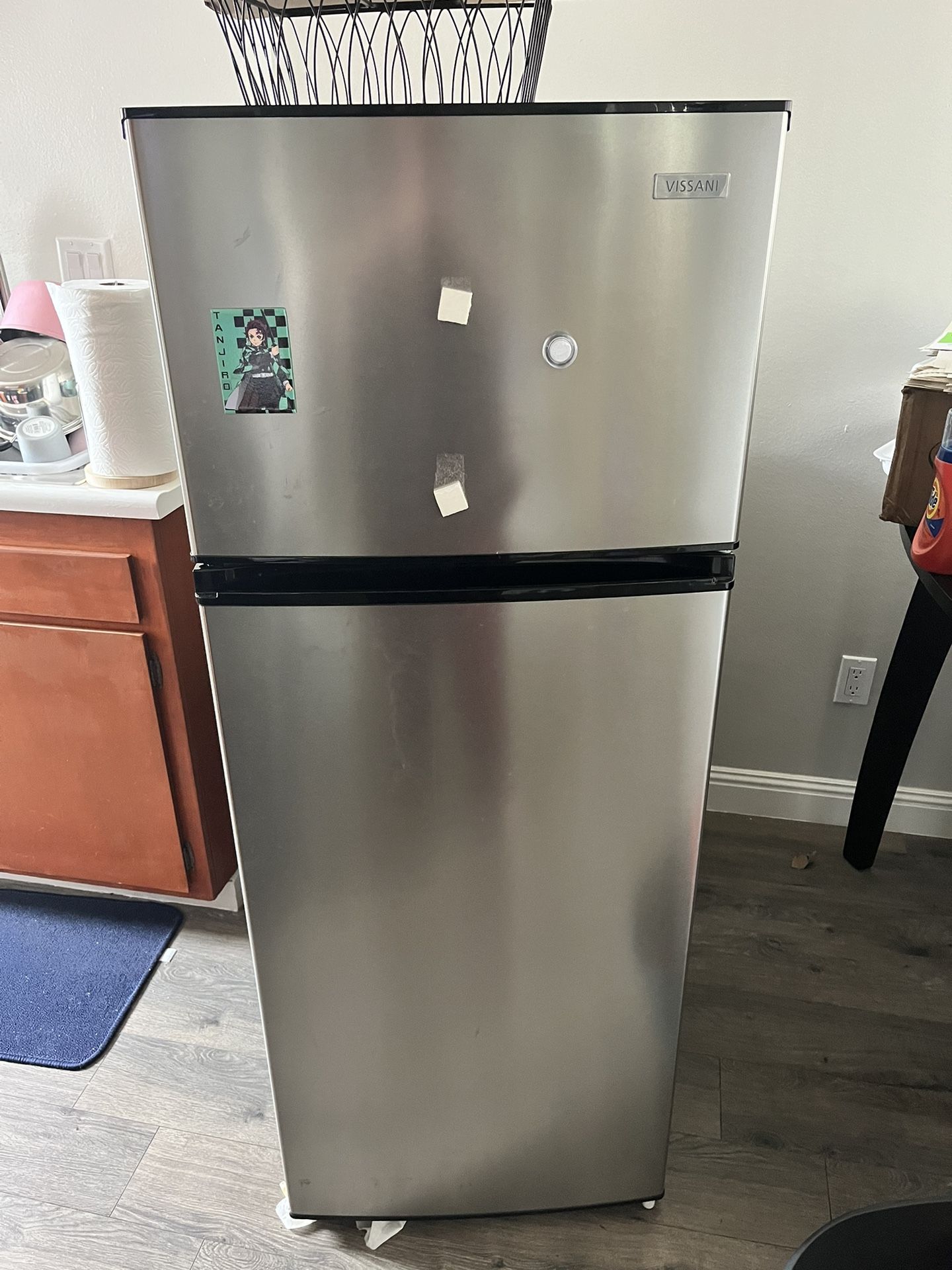 Vissani mini fridge 4.5 cu. ft