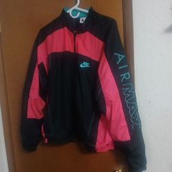
🌟 Nike Air Max Windbreaker – Retro Colorway! 🌟
