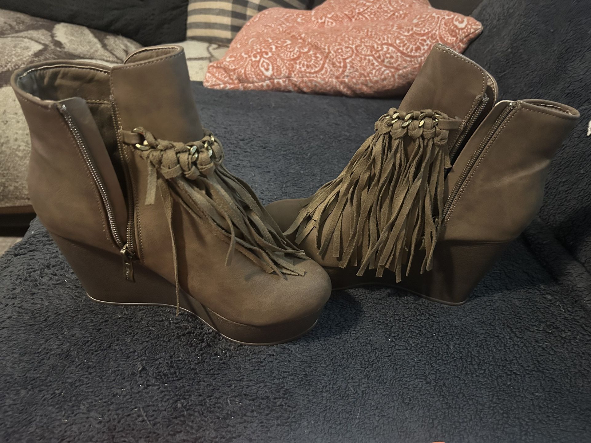 Women’s Shoes/boots