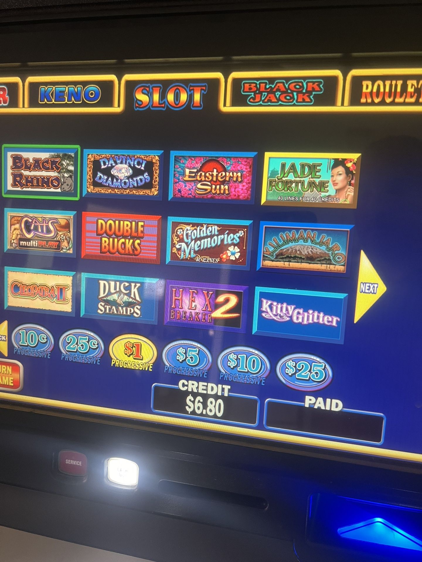 IGT AVP Slot Machine With Over 100 Games. Screen Buttons