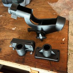 Fishing rod holder with mounts 2x