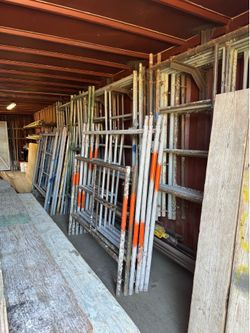 Scaffold upright