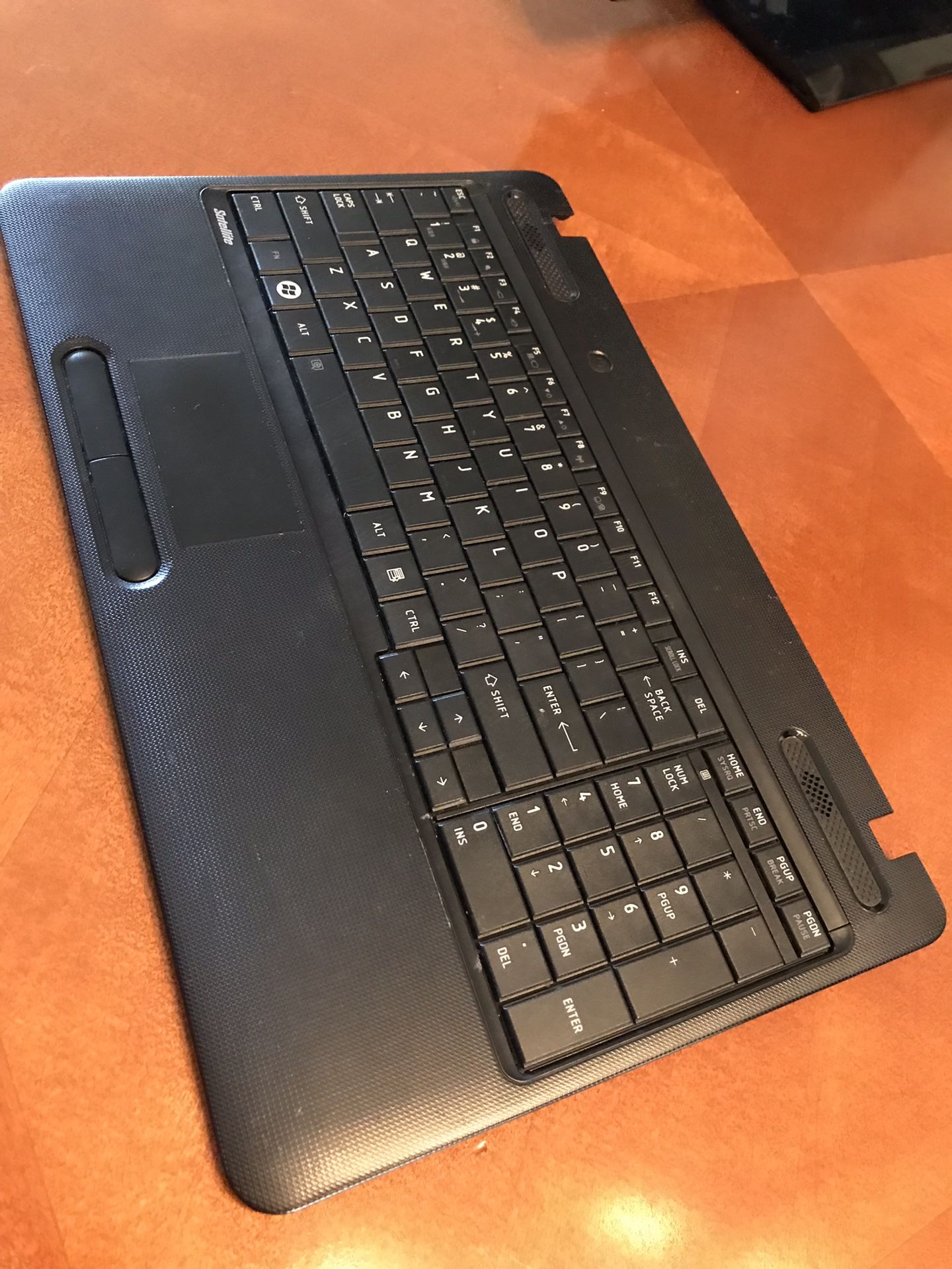 Toshiba Satellite Keyboard with Trackpad Cover - Model MANAUS 10AB