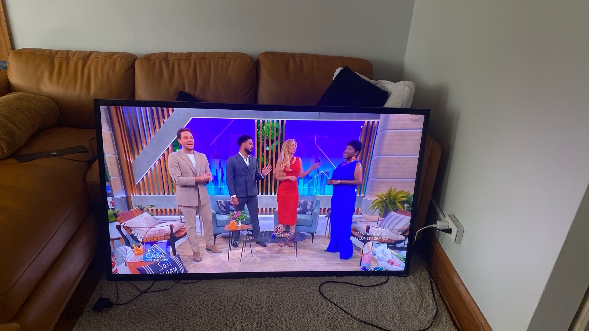 50 INCHES VIZIO TV