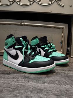 Air Jordan 1 High Green Glow Sneakers