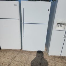 GE Refrigerator 