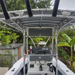 Dusky 19 Center Console