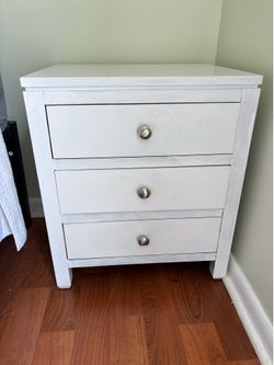 Farm Style, Traditional Solidwood 3-Drawer Nightstand Lifestyle Solutions
