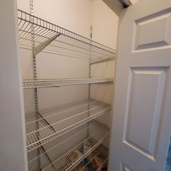 Closetmaid Wire Shelf System With All Hardware
