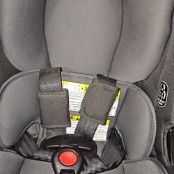 GRACO infant CARSEAT ONLY USED IT 2X 