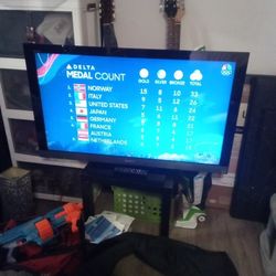 SONY Bravia 50in HD LED Tv W/ Remote 