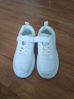 white sneakers boys or girls