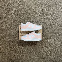 Nike Dunk Pale Coral Size 7W