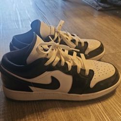 Jordan 1 Low Size 7y