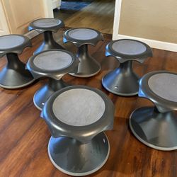 7 Hokki Stools