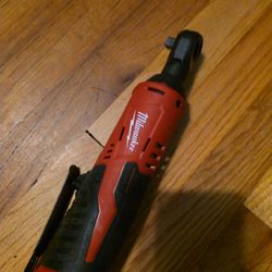   Milwaukee Ratchet Wrench 3/8   (  New  )