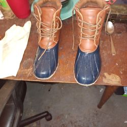 Rain boots Size 11
