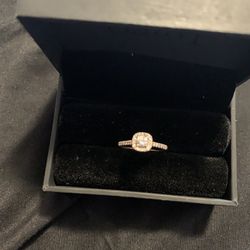 14k rose gold Diamond Engagement ring size 7 