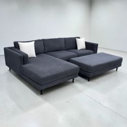 Living Spaces Sectional with Ottoman 🚚 DELIVERY AVAILABLE