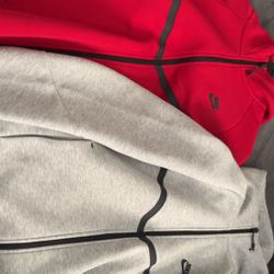 2 Nike Techs Both New Just Tried On