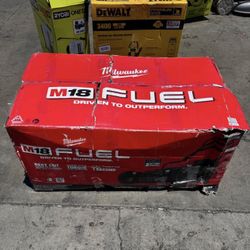 Milwaukee M18 FUEL 21" Self-Propelled Dual Battery Mower (2) of 12 Ah Batteries and charger