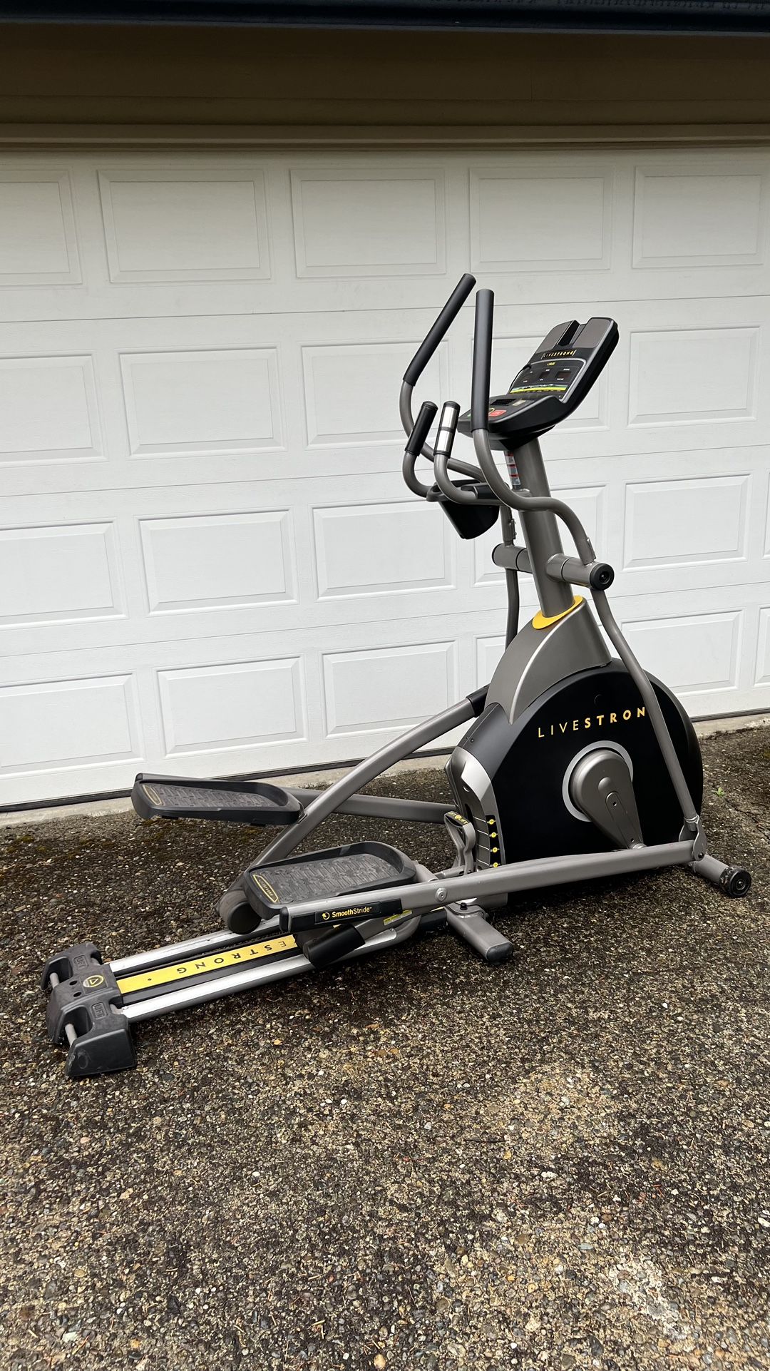 Elliptical machine - LS 8.0E