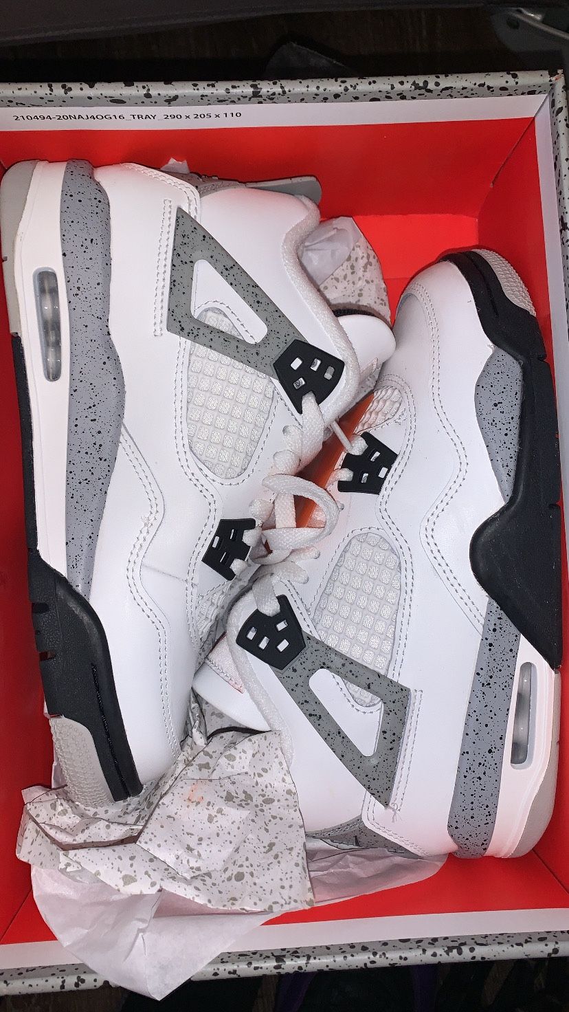 Size 5 In Men / Size 4 1/2 In Women