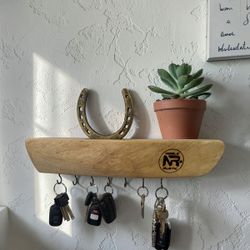 Rustic Horseshoe Key Holder – Solid Wood | Noble Rustic Furniture