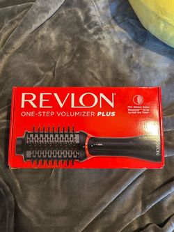 Revlon One-Step Volumizer Plus Hair Dryer Brush
