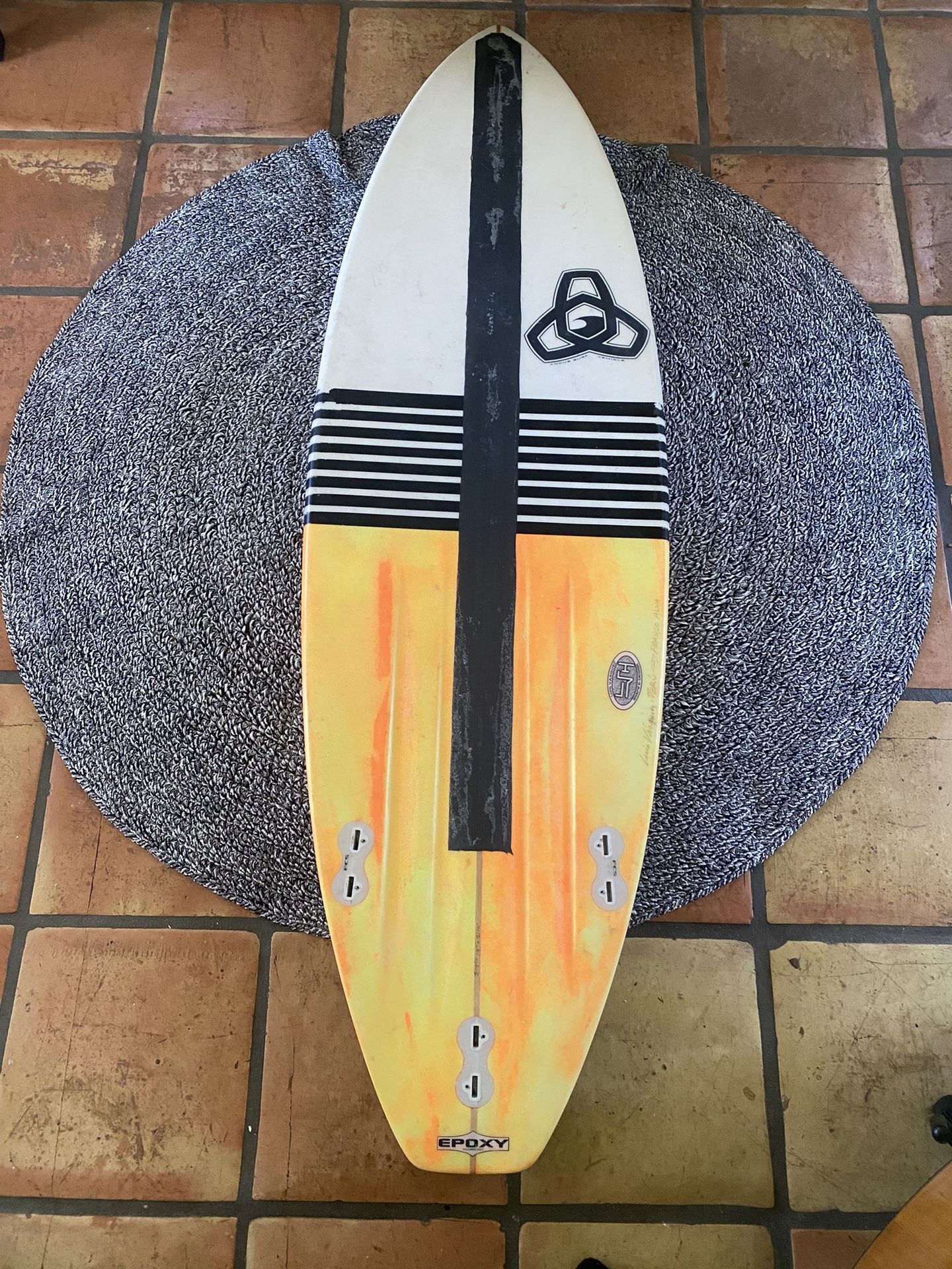 Surfboard 5’9