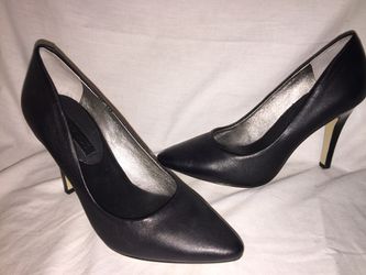 Banana republic leather heels size 5.5 "very nice "