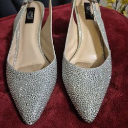 JONES NEW YORK SINATURE SIZE 9 Heels 3in .