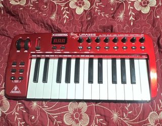 Behringer U-Control 25 MIDI controller
