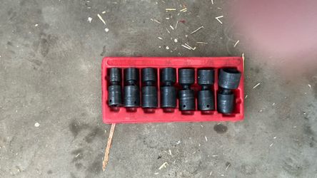 Snap On 1/2 In Swivel  1 1/8, 15/16, 7/8, 11/16, 5/8, 9/16 Socket Set.  1/2 Inch