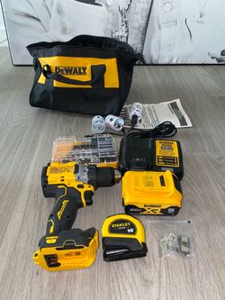 DeWalt 20V Brushless Drill Driver Kit