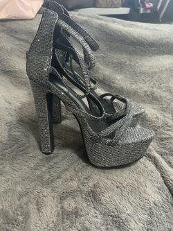 New Women Sz 36 Heels